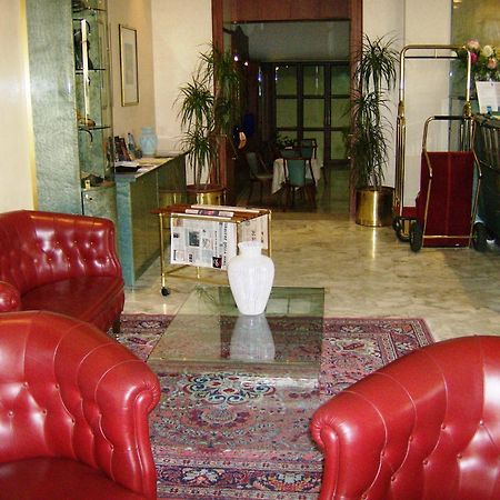 Palace Hotel チヴィタノーヴァ・マルケ エクステリア 写真