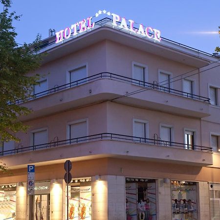 Palace Hotel チヴィタノーヴァ・マルケ エクステリア 写真