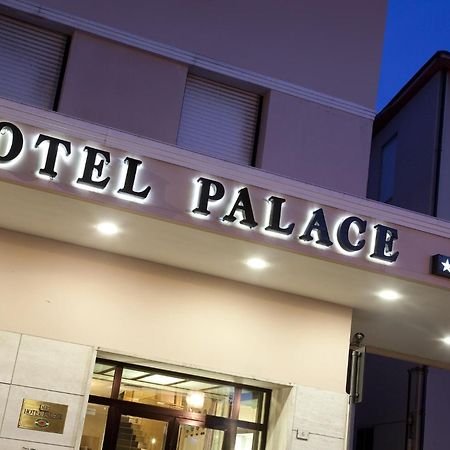 Palace Hotel チヴィタノーヴァ・マルケ エクステリア 写真